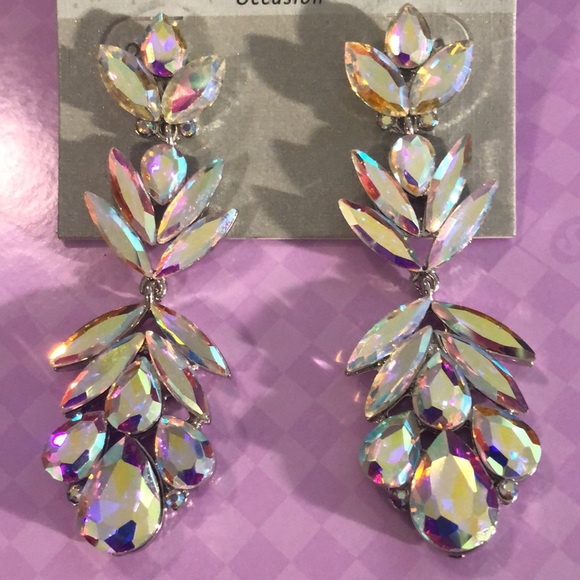 PIERCED EARRINGS - Picture 2 of 7